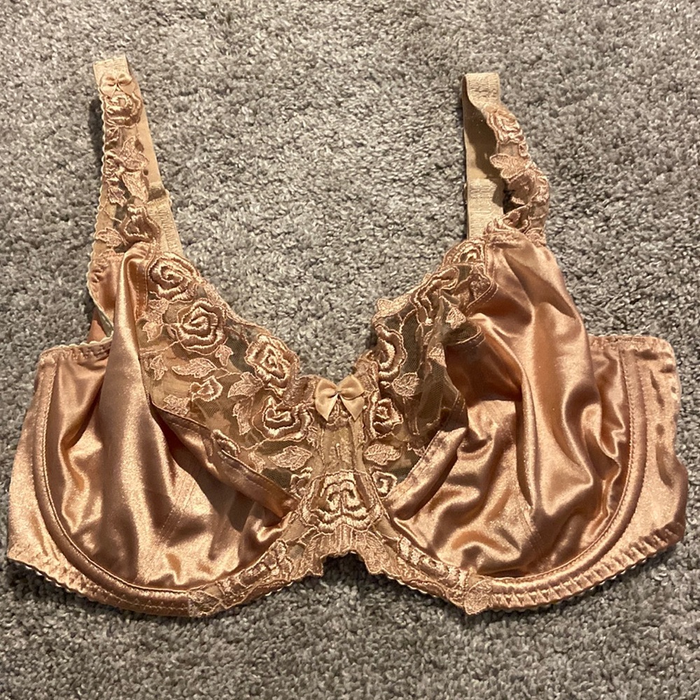 Fantasie Beige Lace Detail Underwire Bra Size 34F